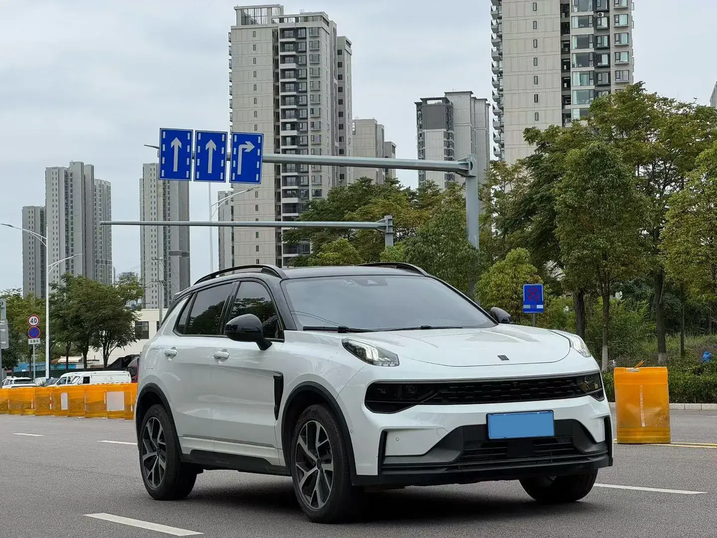 2021 LYNK&CO 01 thumbnail 3