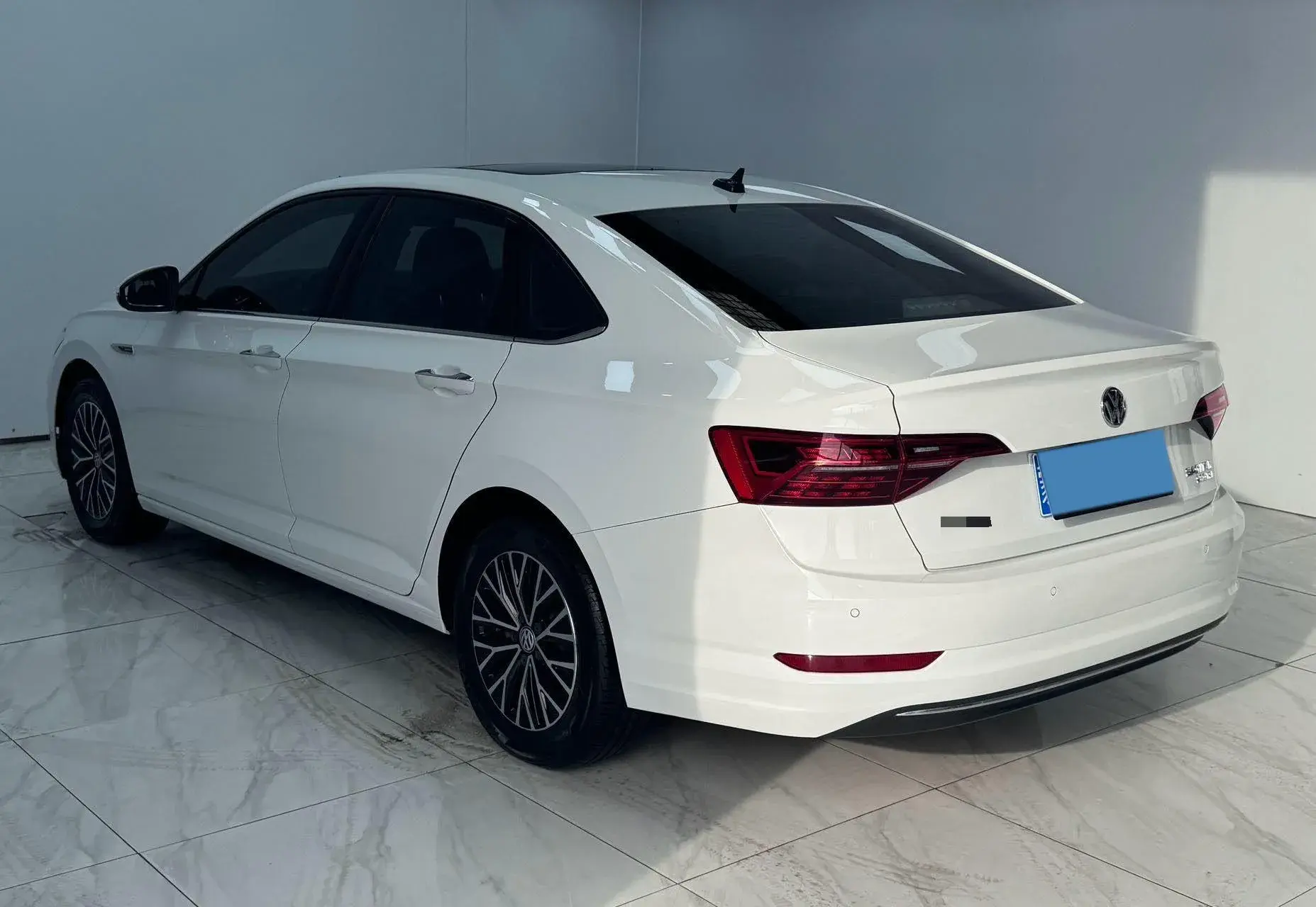 2021 VOLKSWAGEN SAGITAR thumbnail 4