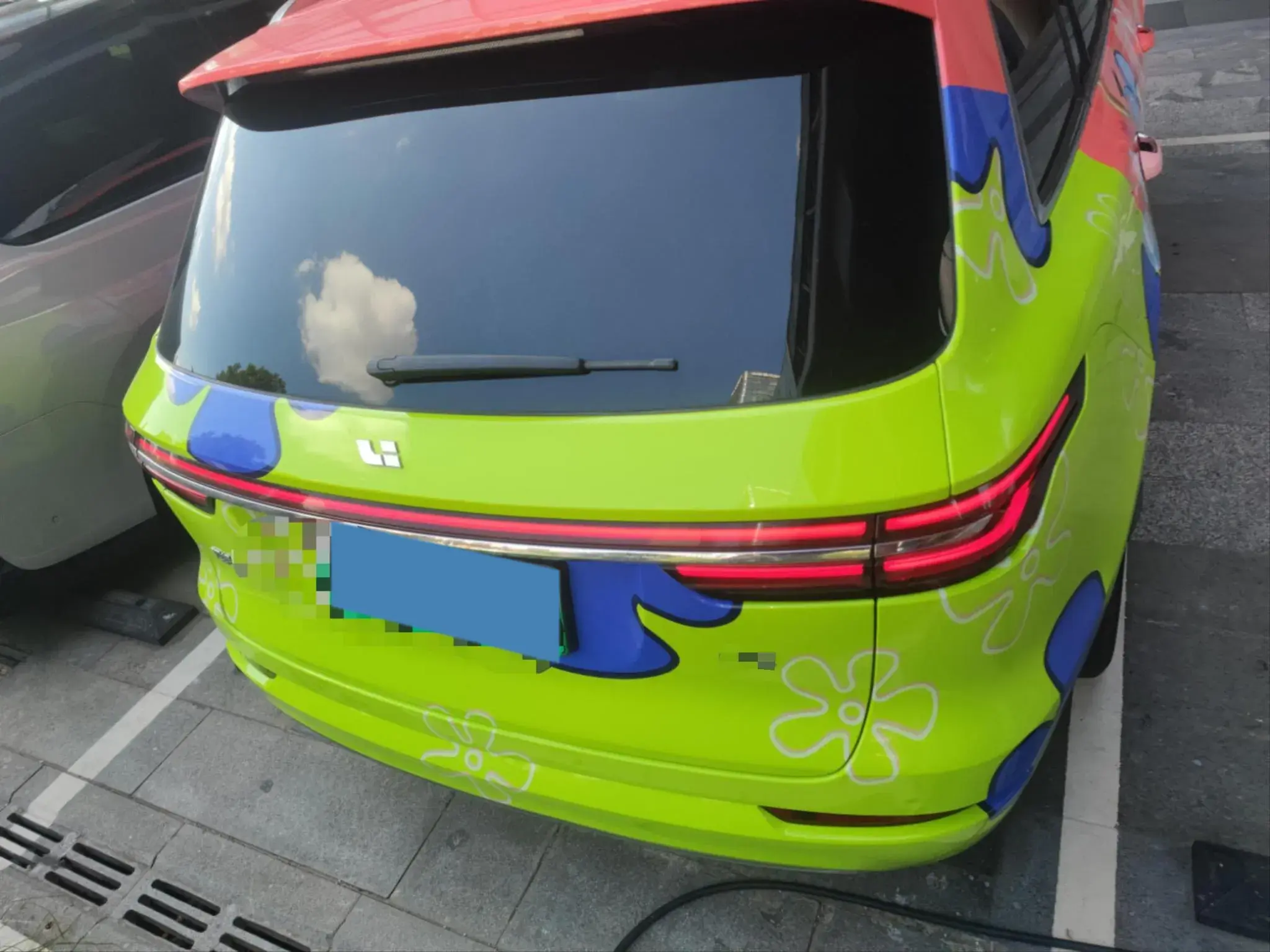 2021 LI ONE thumbnail 3