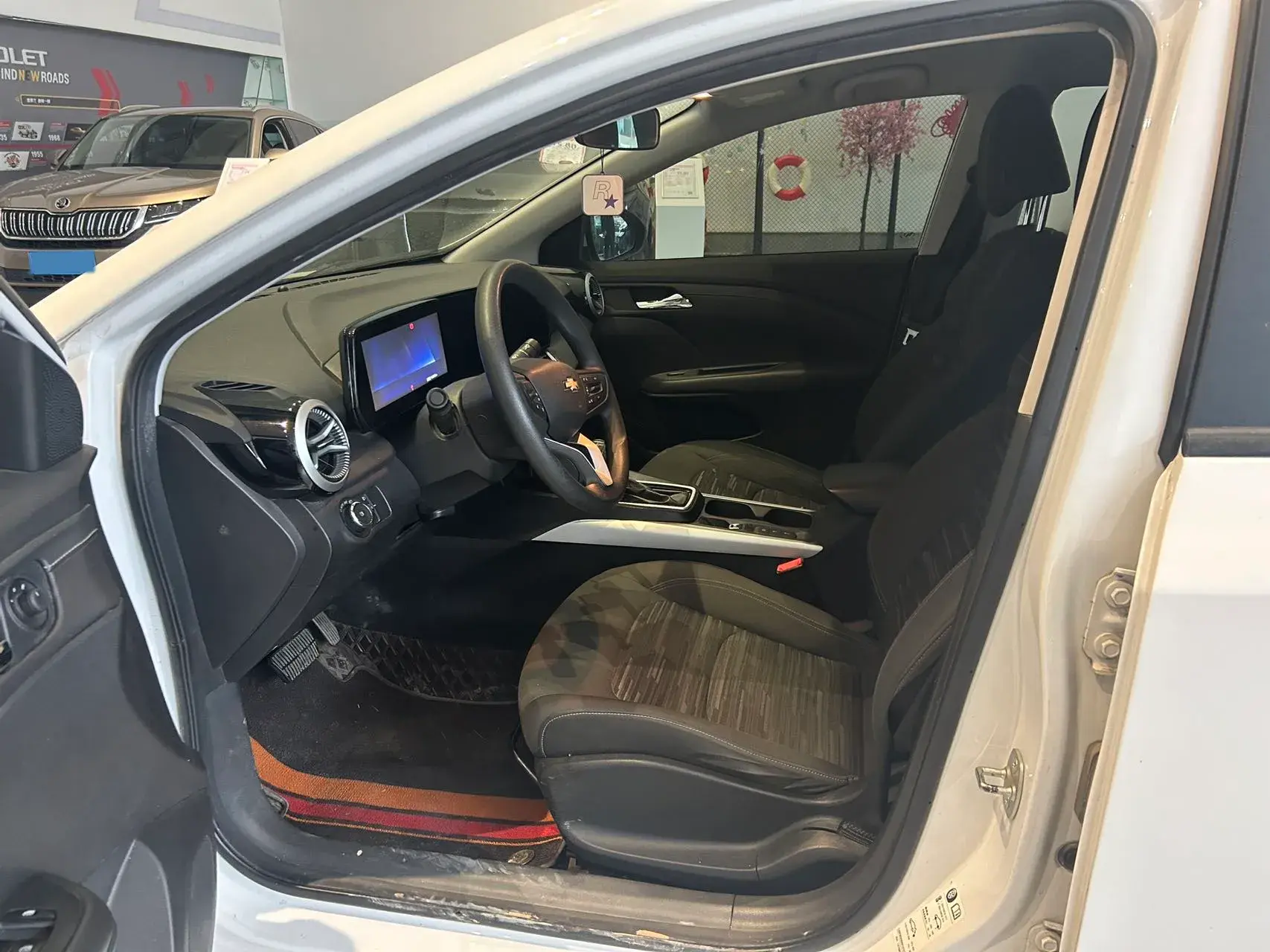 2023 CHEVROLET MONZA thumbnail 4