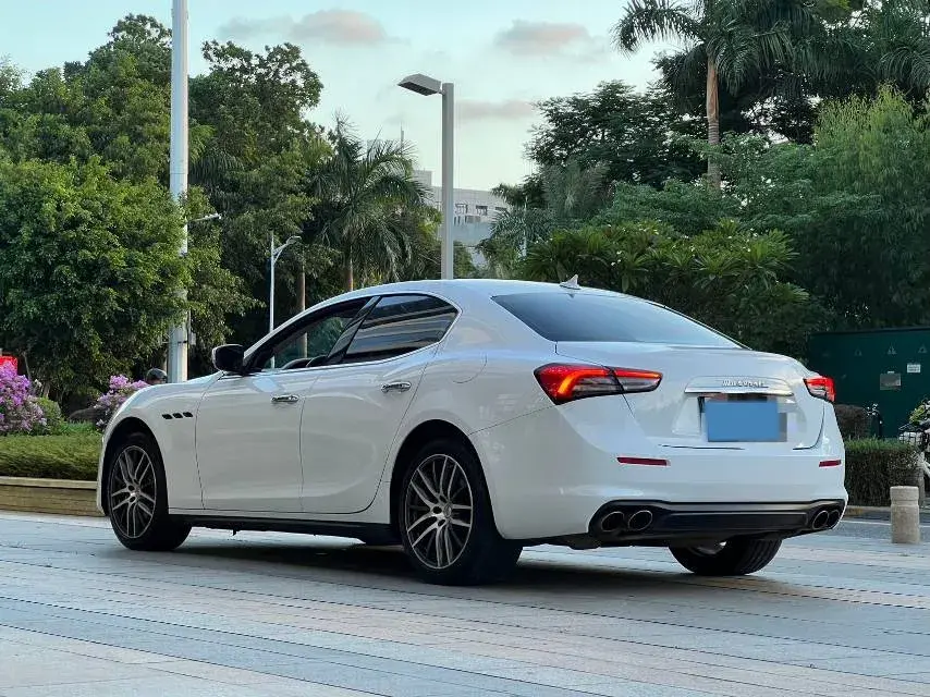 2022 MASERATI GHIBLI thumbnail 4