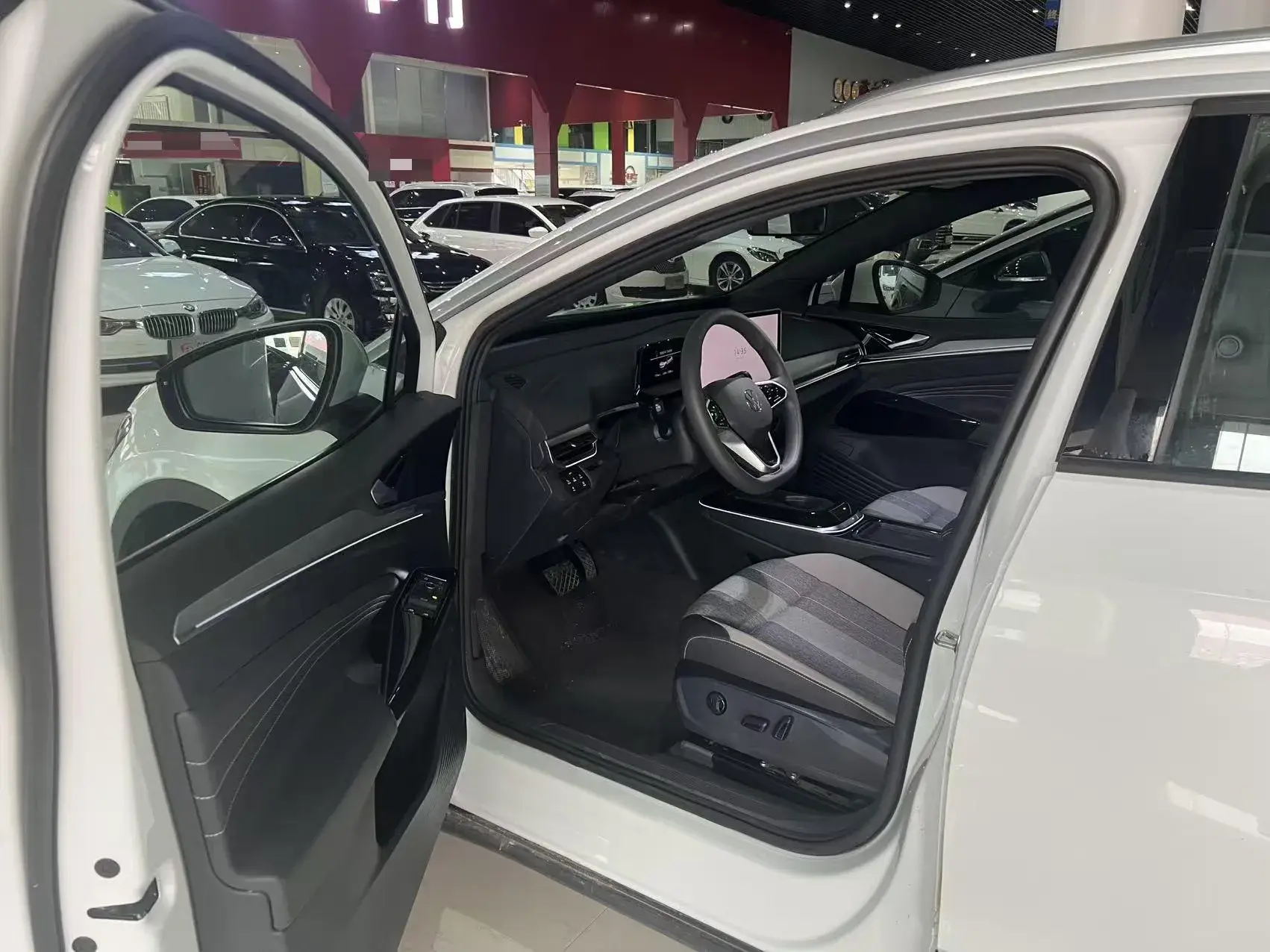 2023 VOLKSWAGEN ID.4 thumbnail 3