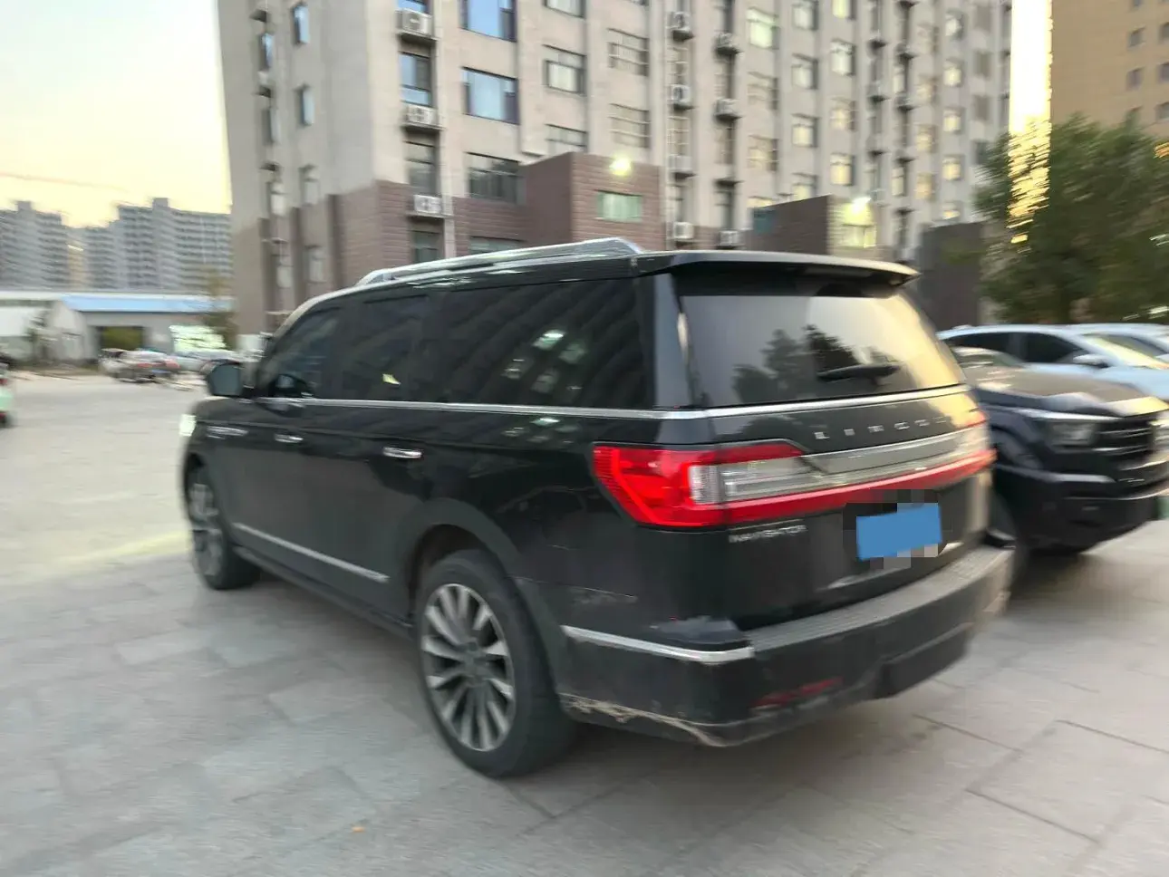 2019 LINCOLN NAVIGATOR thumbnail 3