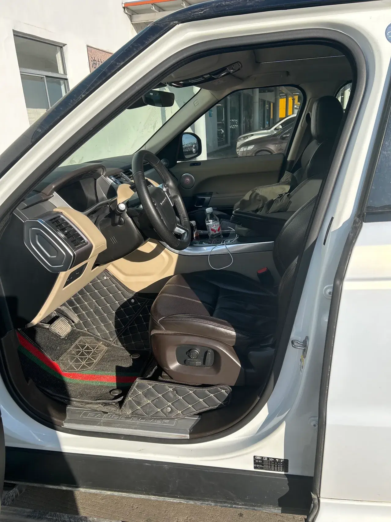 2017 LAND ROVER thumbnail 3