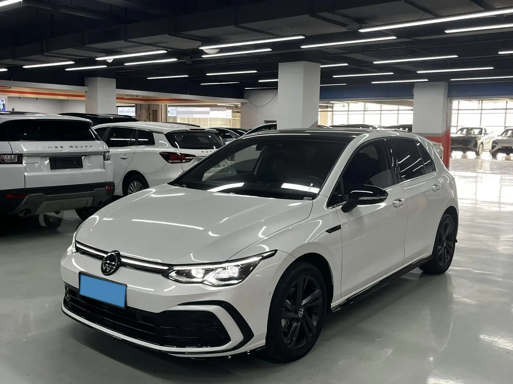 2023 VOLKSWAGEN GOLF view 1