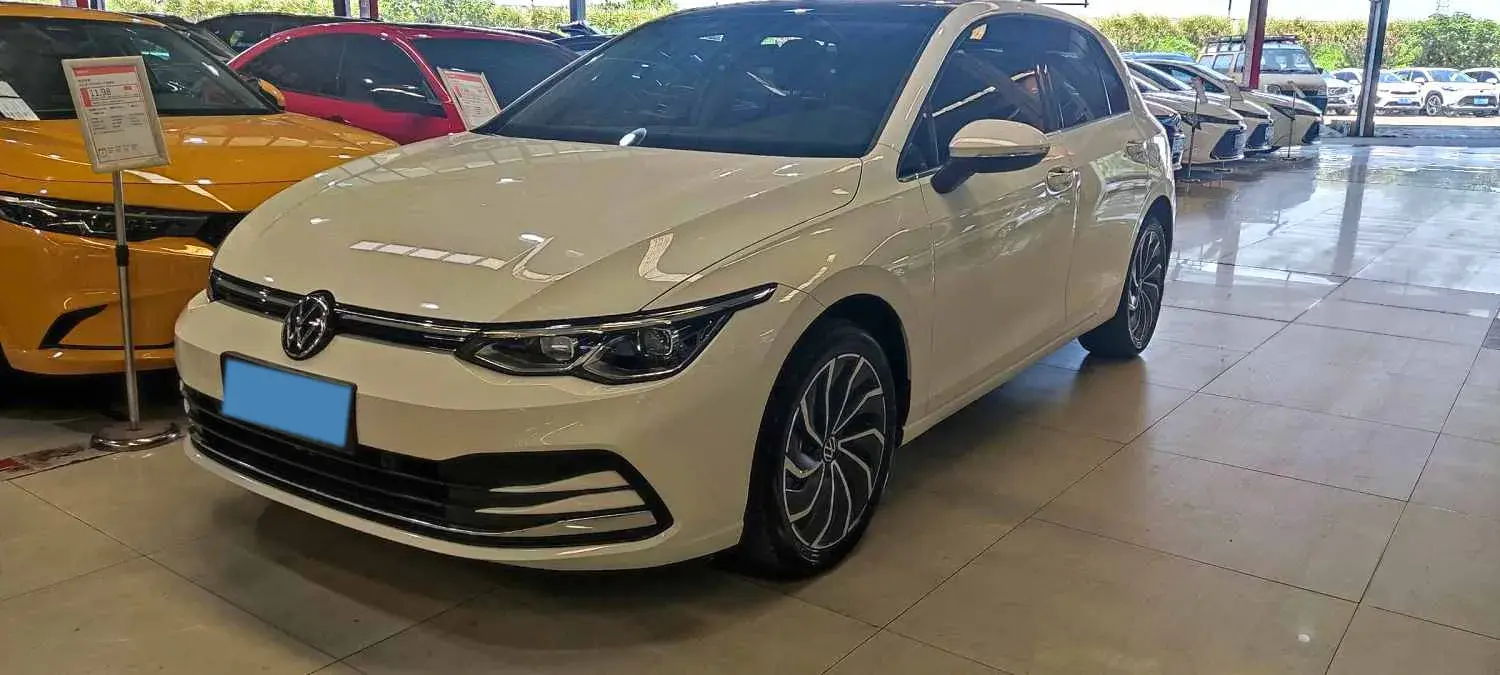 2021 VOLKSWAGEN GOLF view 1