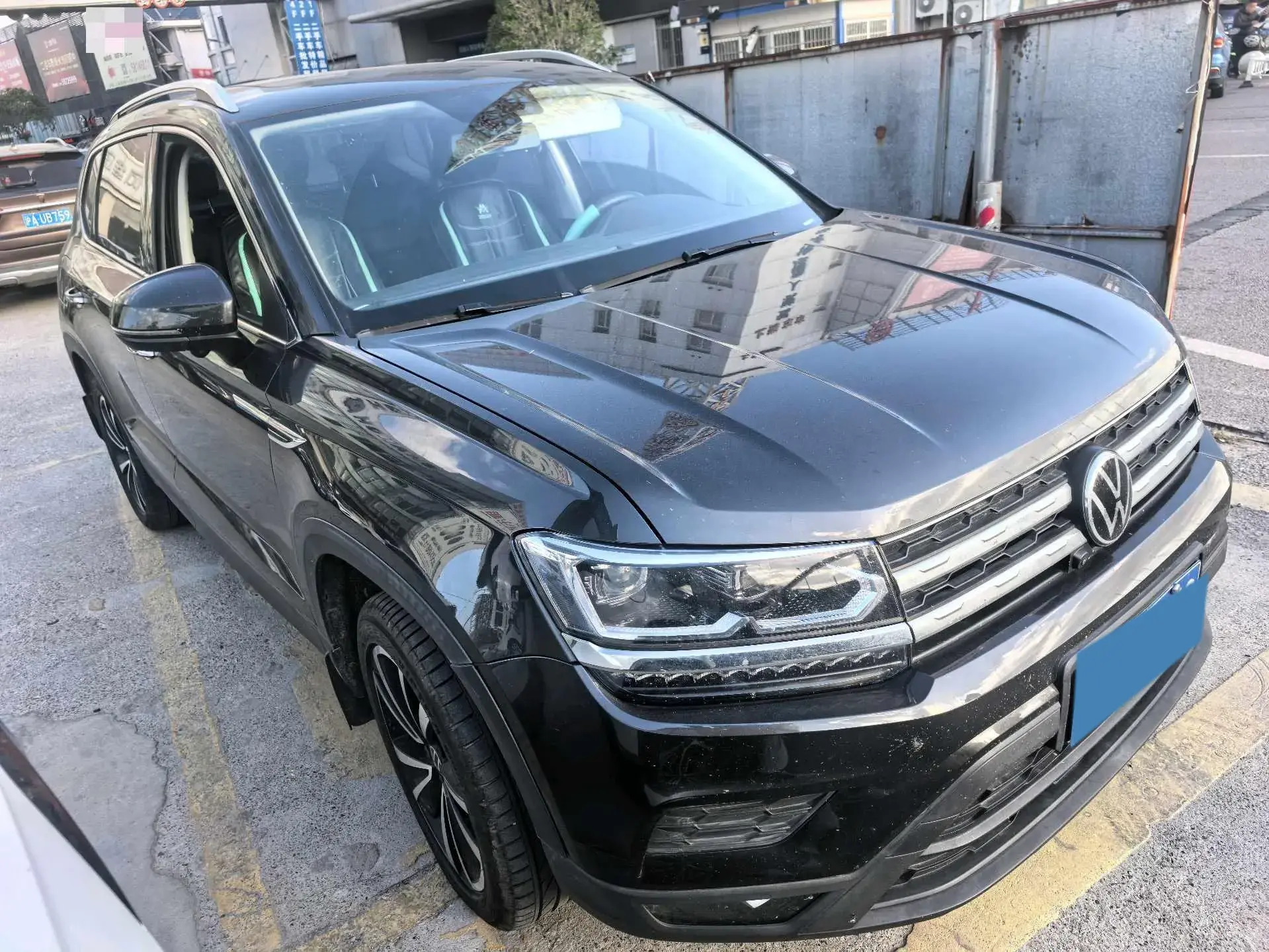 2021 VOLKSWAGEN THARU thumbnail 3