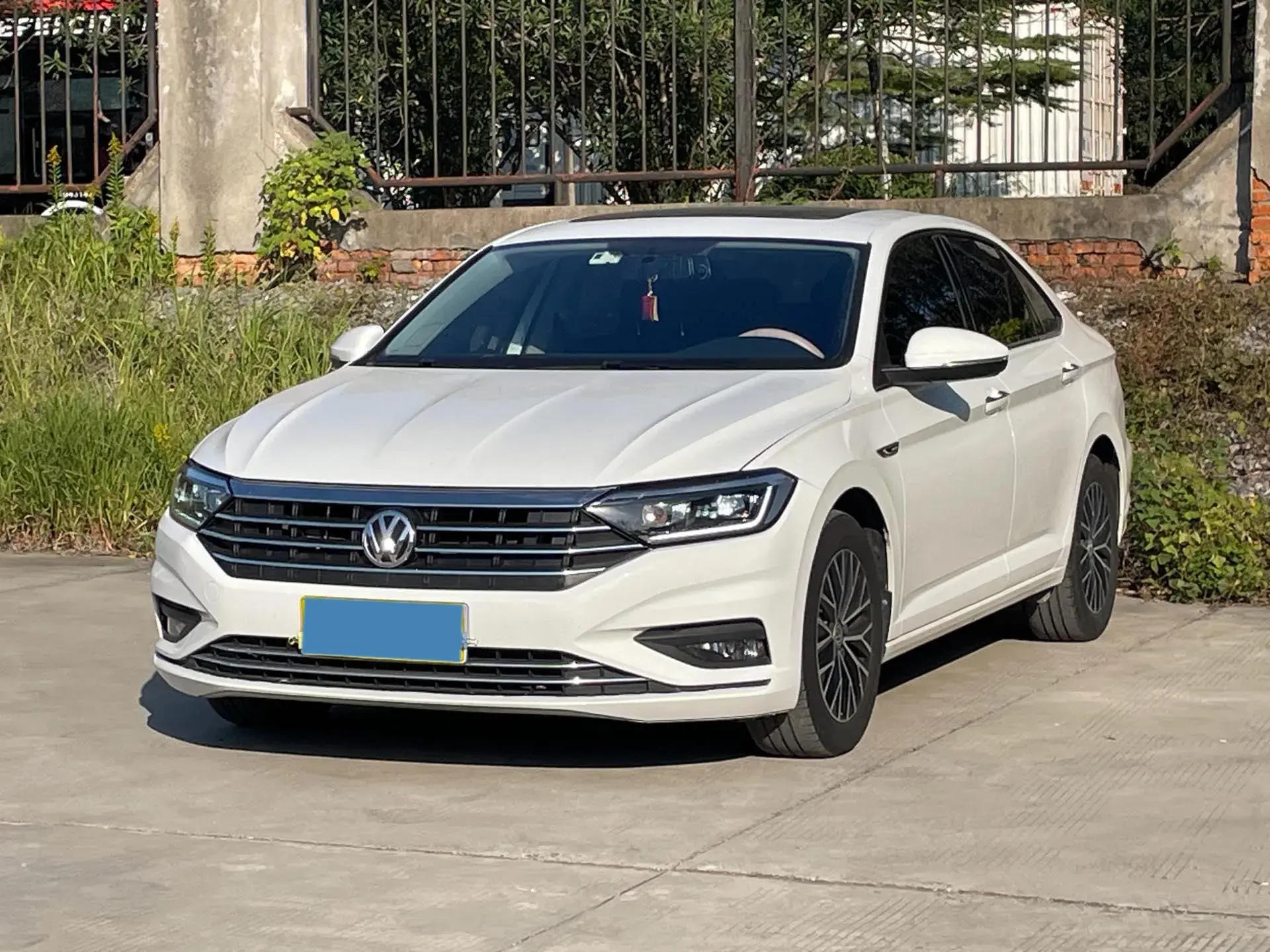 2020 VOLKSWAGEN SAGITAR view 1