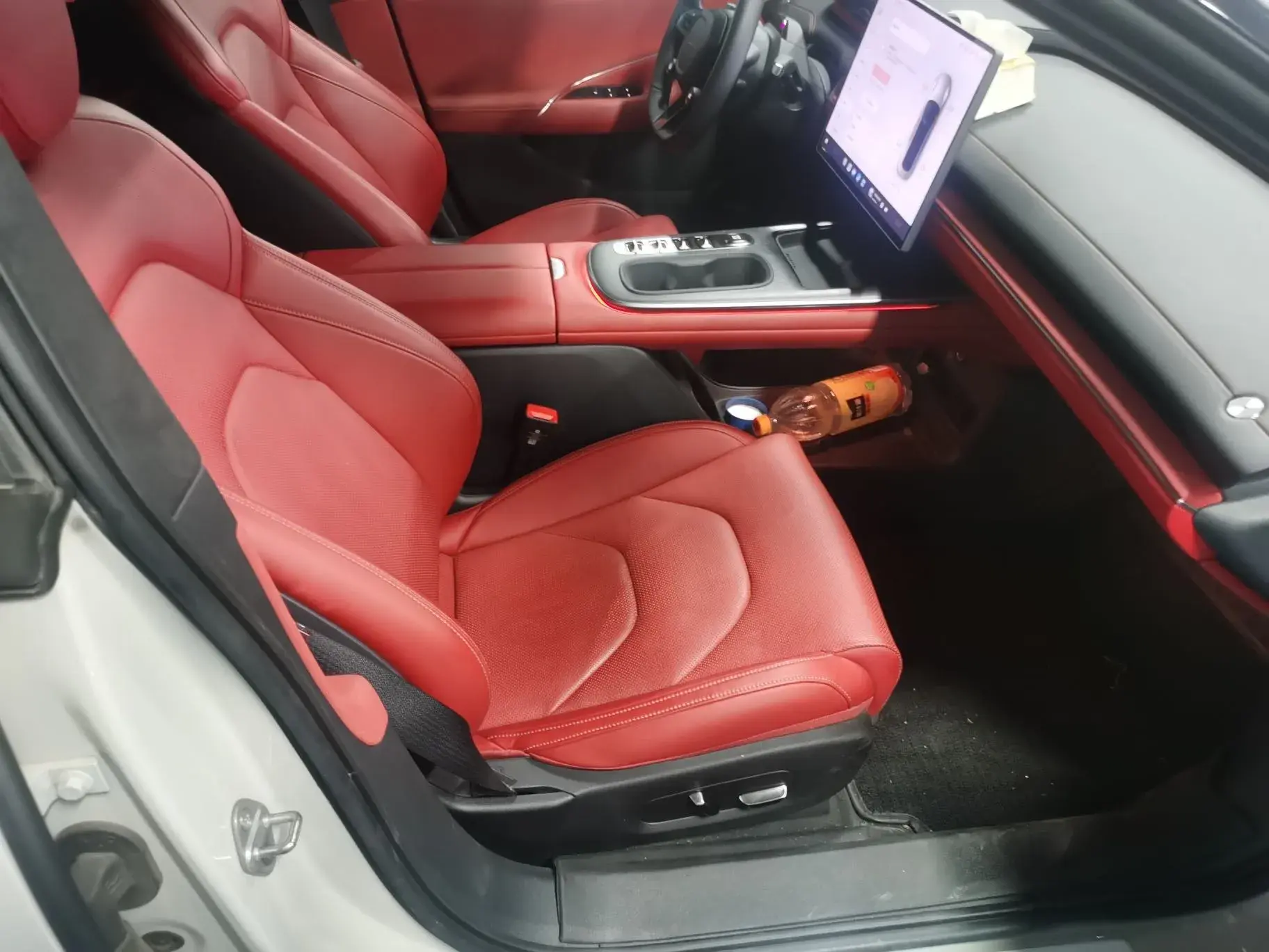 2024 MI SU7 thumbnail 2