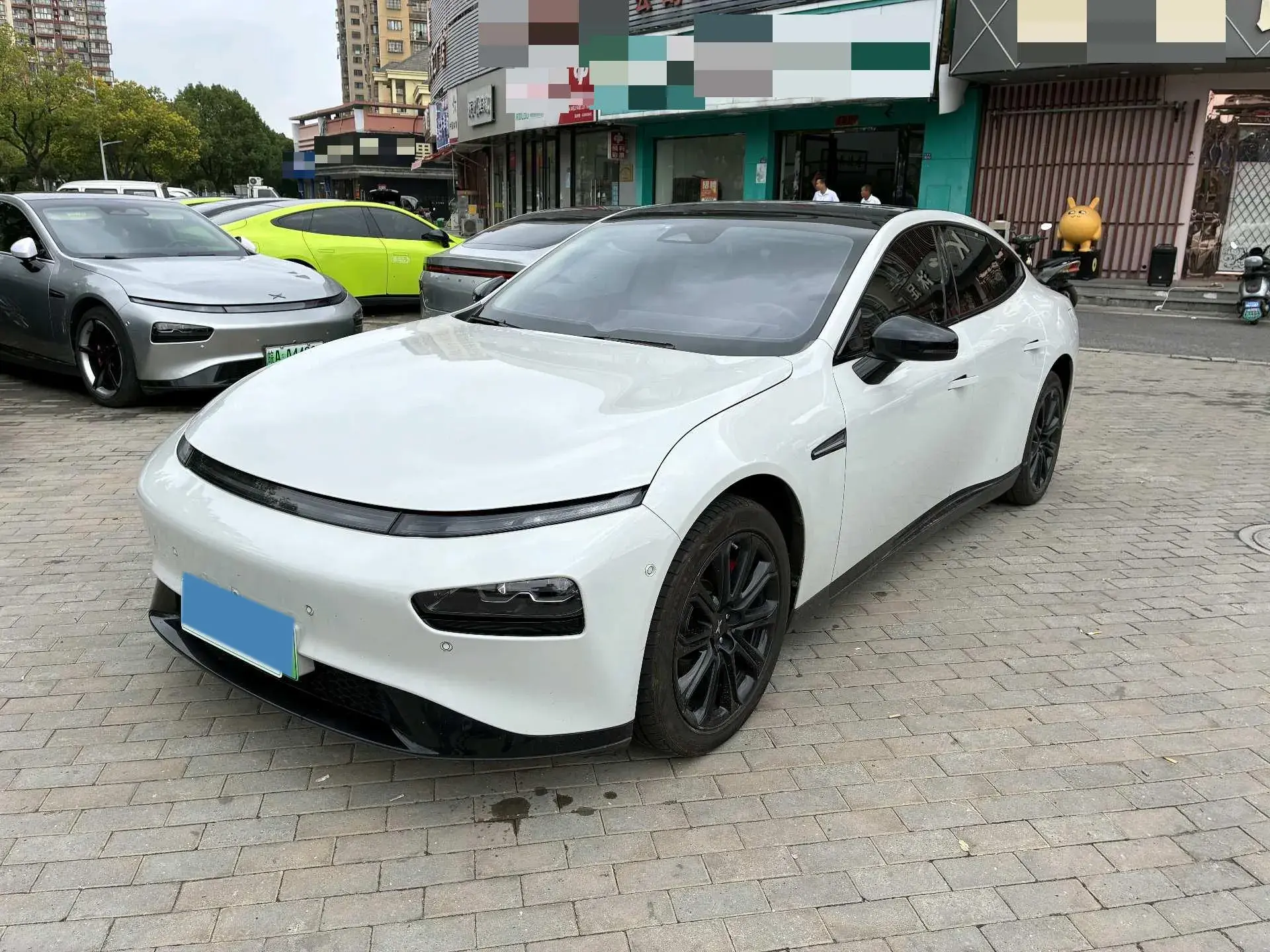 2021 XPENG P7 view 1