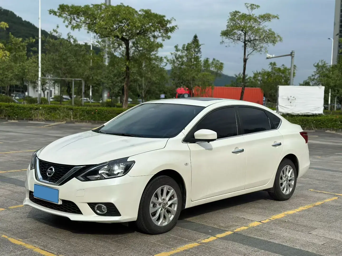 2022 NISSAN SYLPHY view 1