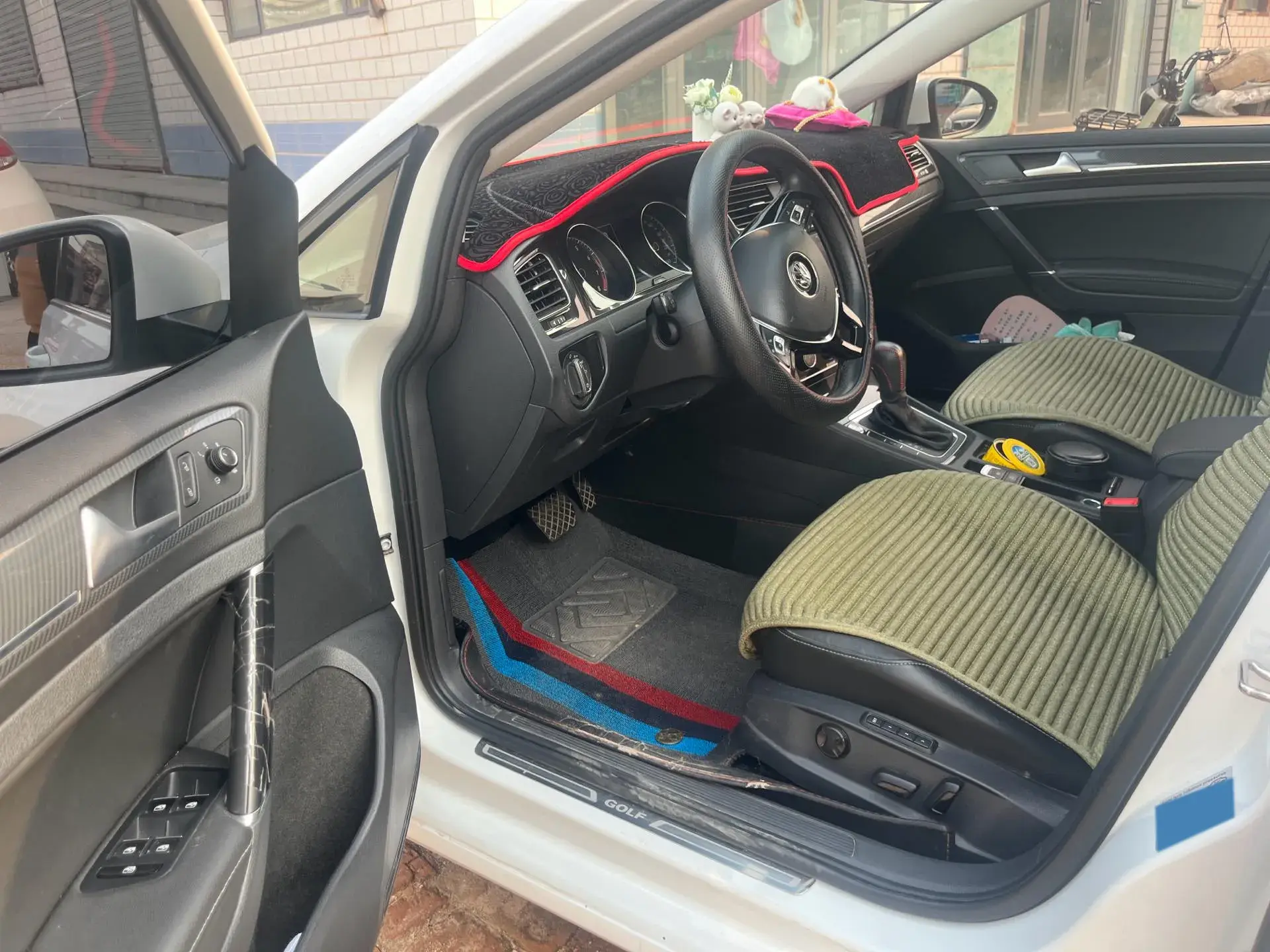 2019 VOLKSWAGEN GOLF thumbnail 4