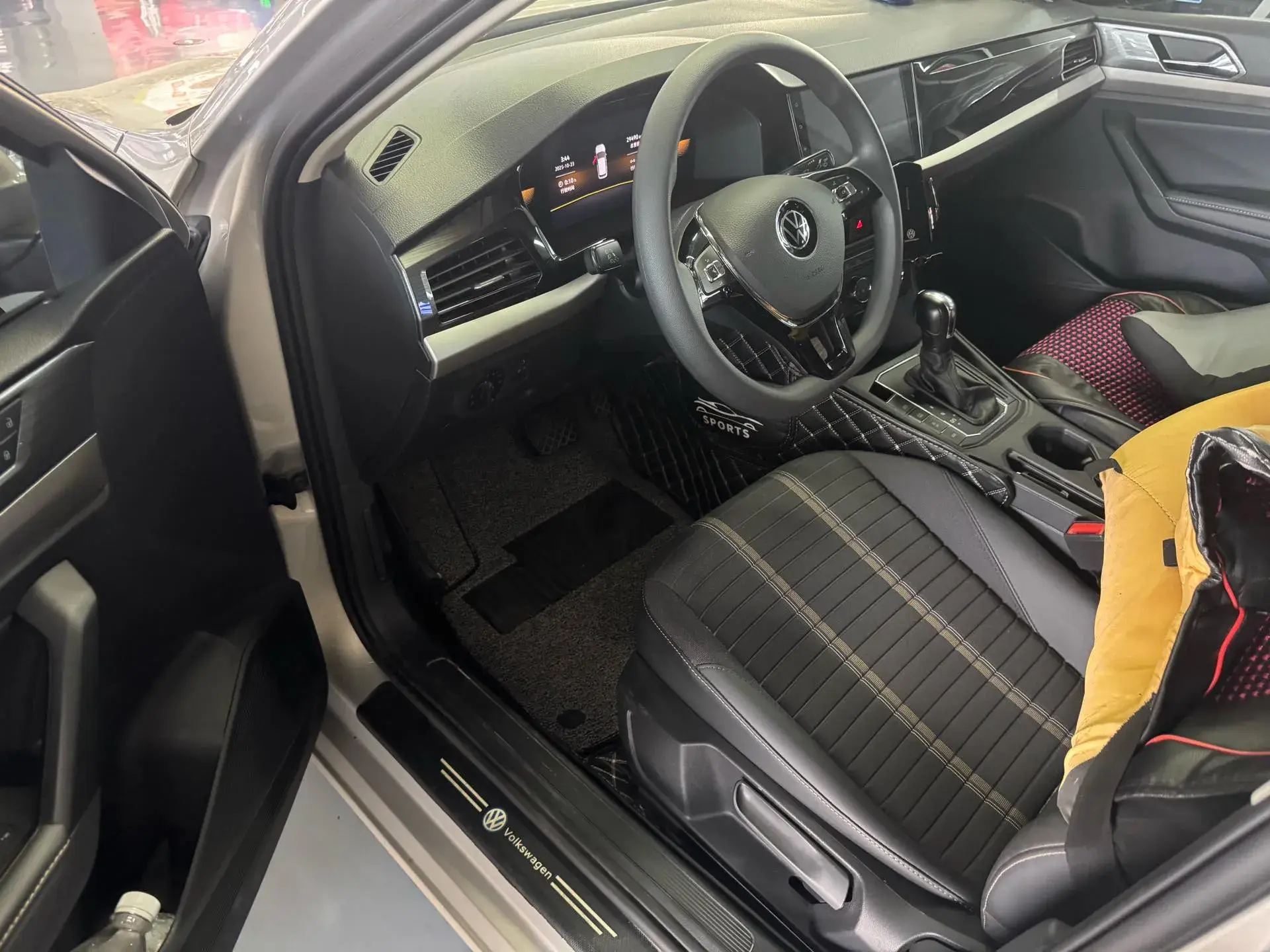 2021 VOLKSWAGEN LAVIDA thumbnail 3