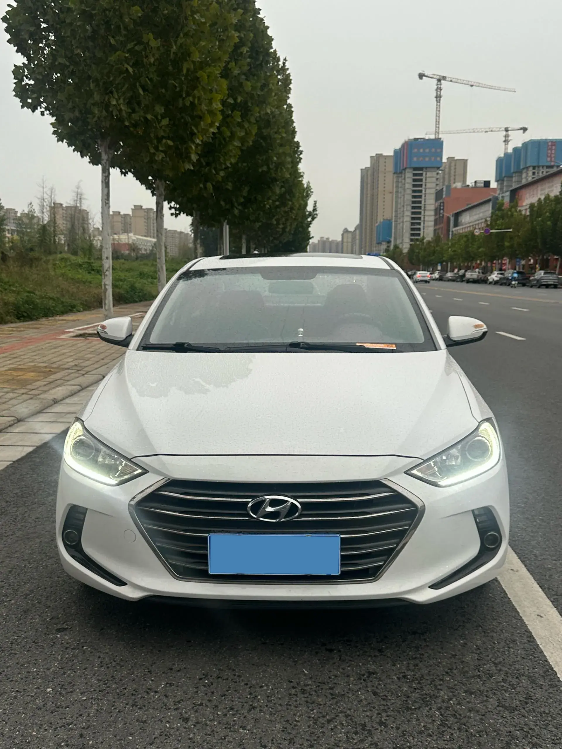2018 HYUNDAI ELANTRA thumbnail 2