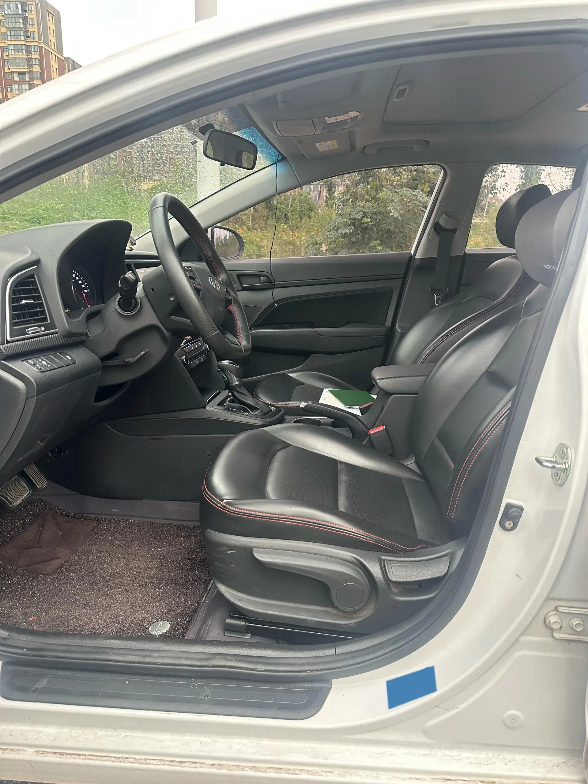 2018 HYUNDAI ELANTRA thumbnail 3