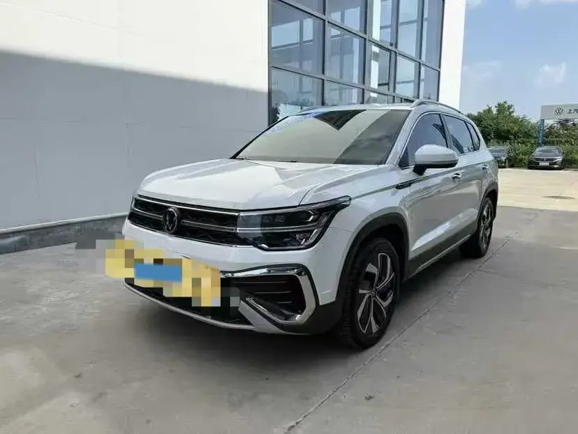 2024 VOLKSWAGEN THARU view 1