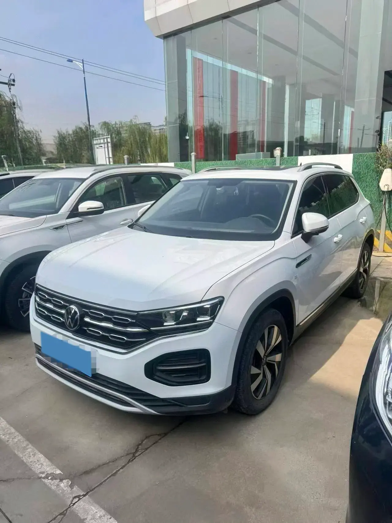 2022 VOLKSWAGEN TAYRON view 1