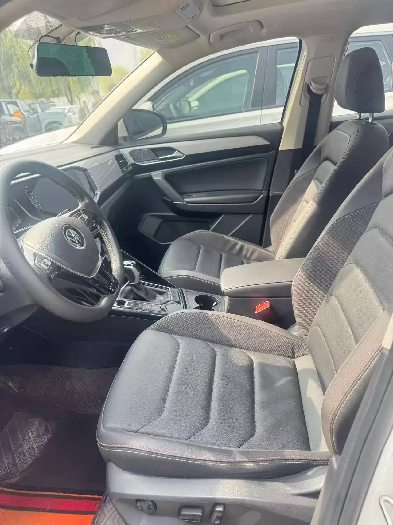 2022 VOLKSWAGEN TAYRON thumbnail 2