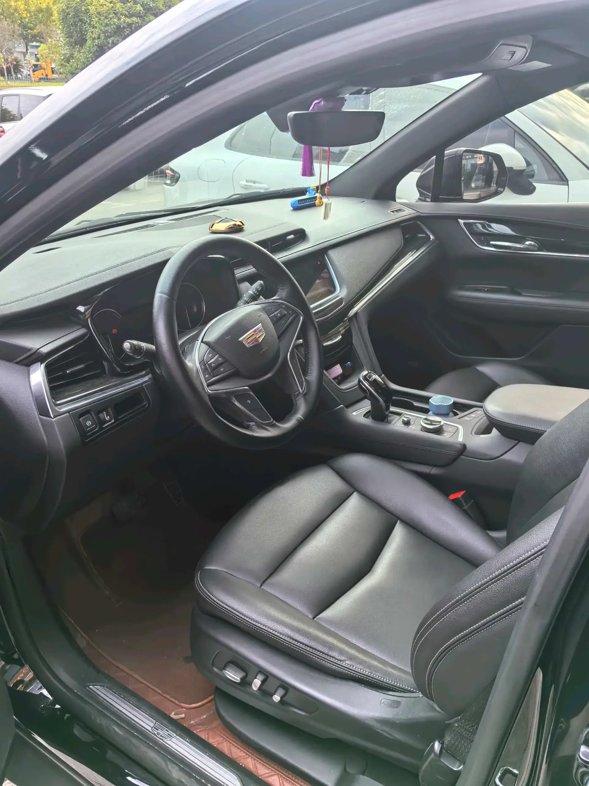 2021 CADILLAC XT5 thumbnail 2