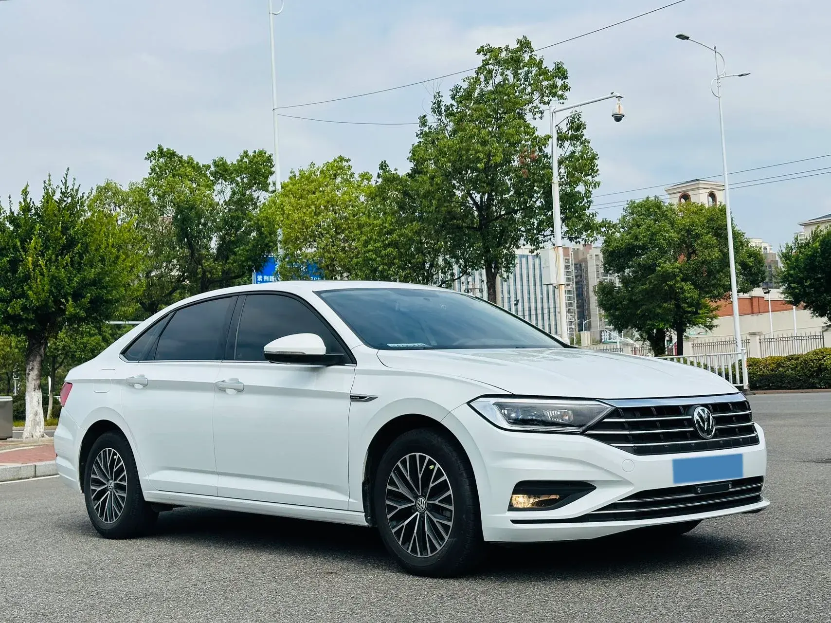 2020 VOLKSWAGEN SAGITAR thumbnail 3