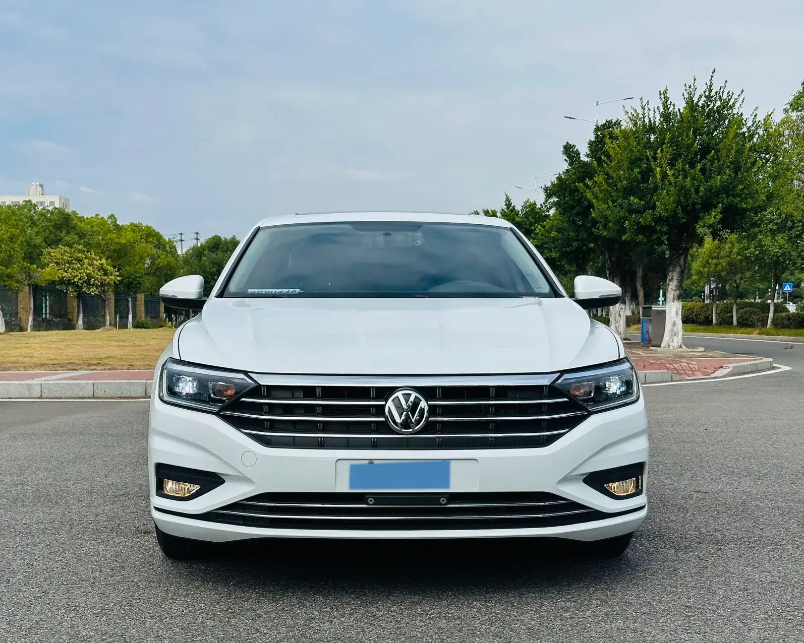 2020 VOLKSWAGEN SAGITAR thumbnail 2