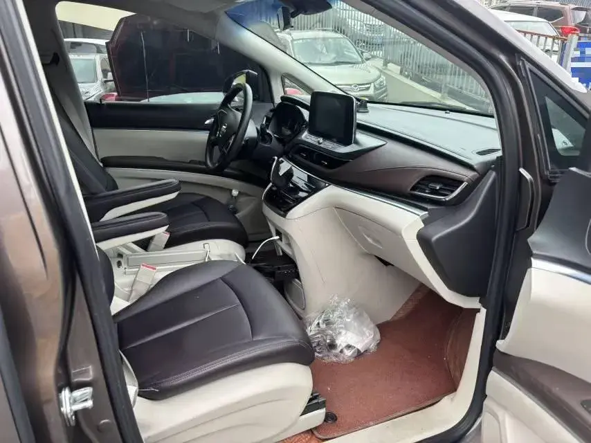 2023 BUICK GL8 thumbnail 3