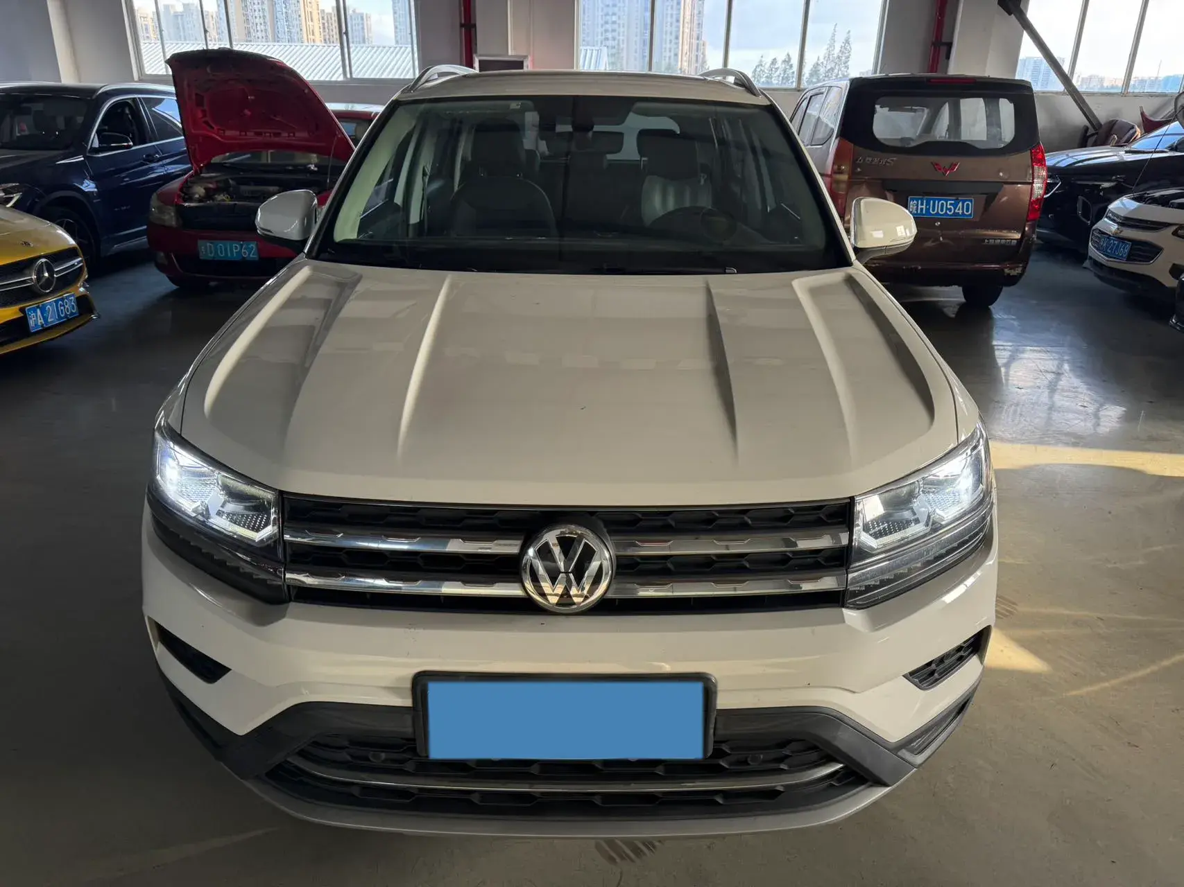 2020 VOLKSWAGEN THARU thumbnail 2