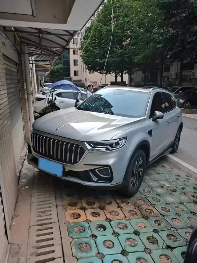 2022 HONGQI HS5 view 1