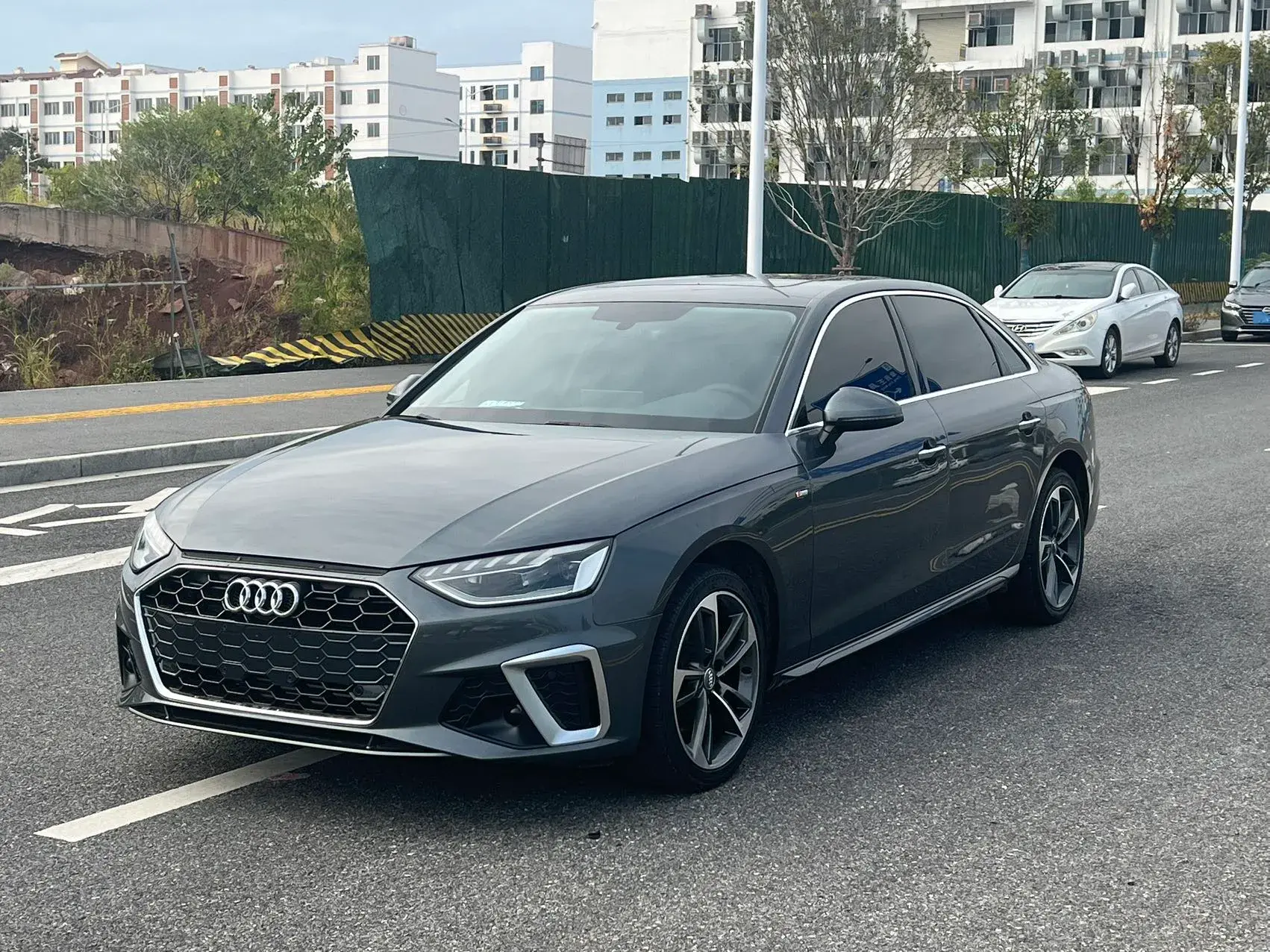 2020 AUDI A4L view 1