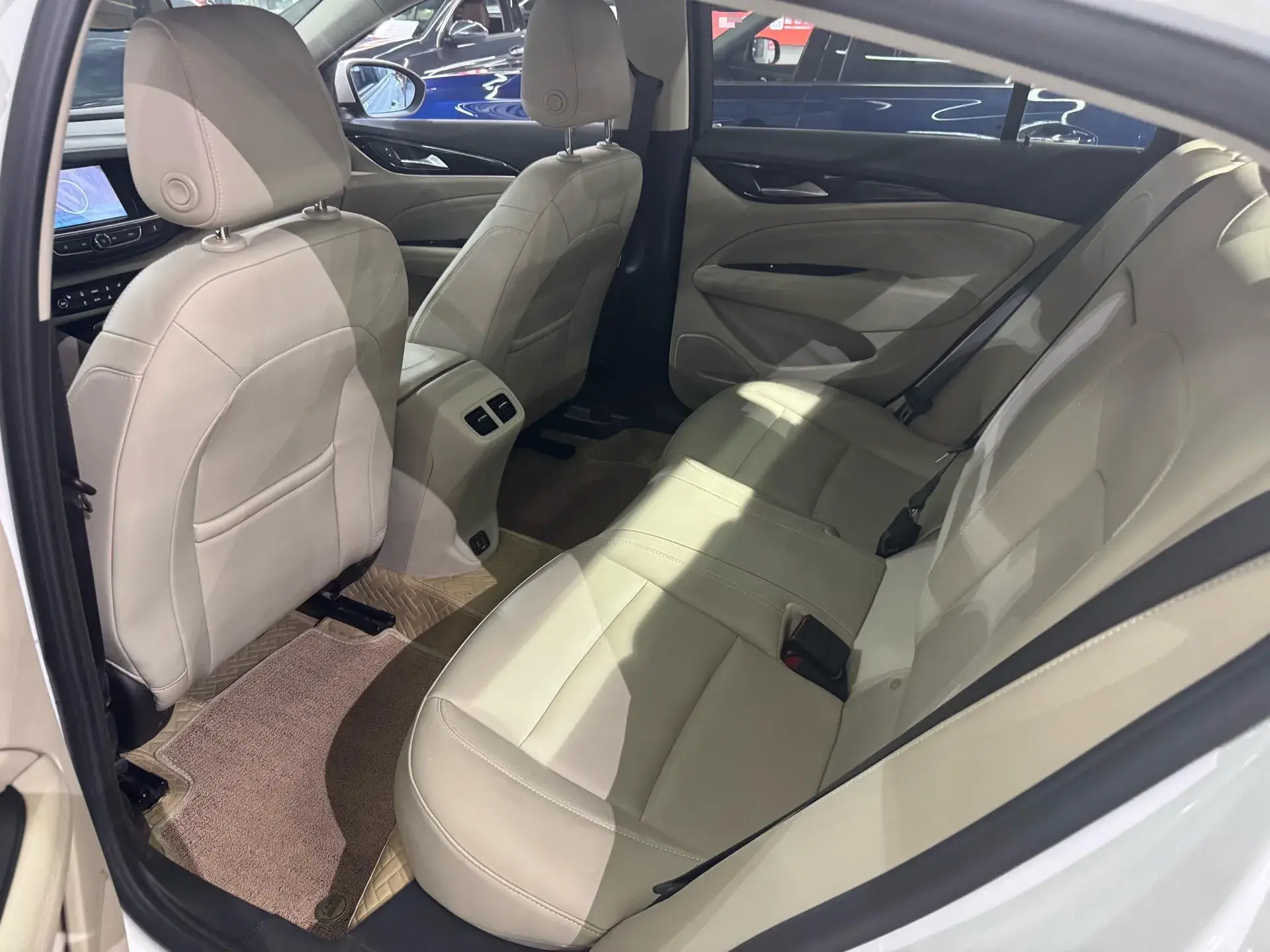 2020 BUICK REGAL thumbnail 4