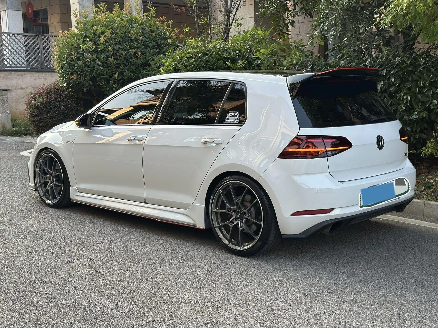 2018 VOLKSWAGEN GOLFGTI thumbnail 3