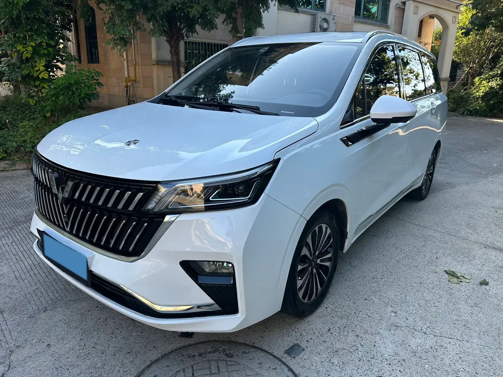 2022 WULING JIACHEN view 1