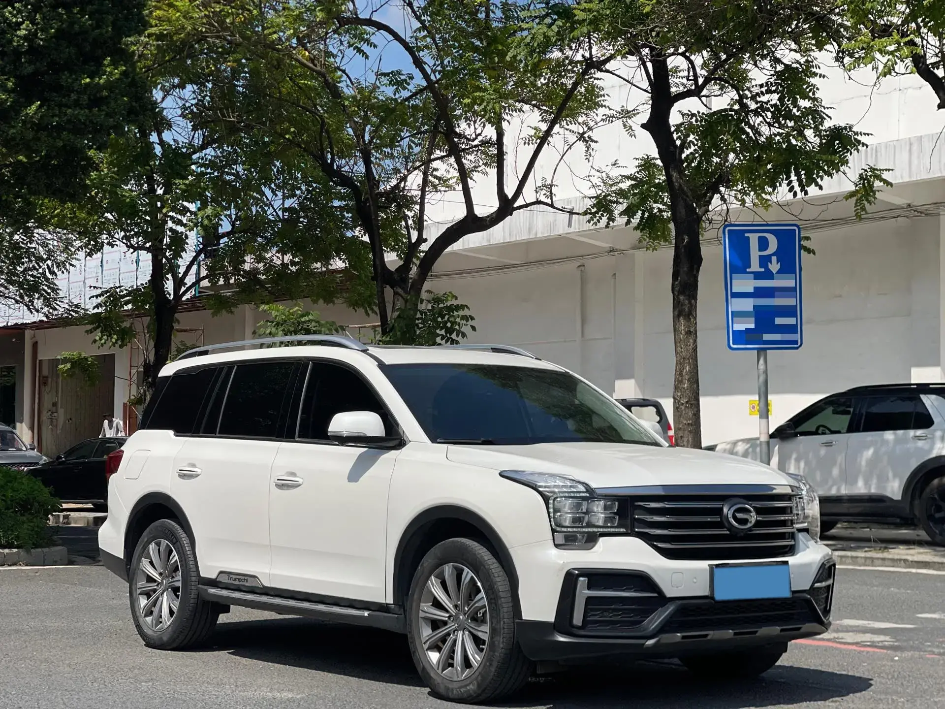 2019 GAC TRUMPCHI thumbnail 3