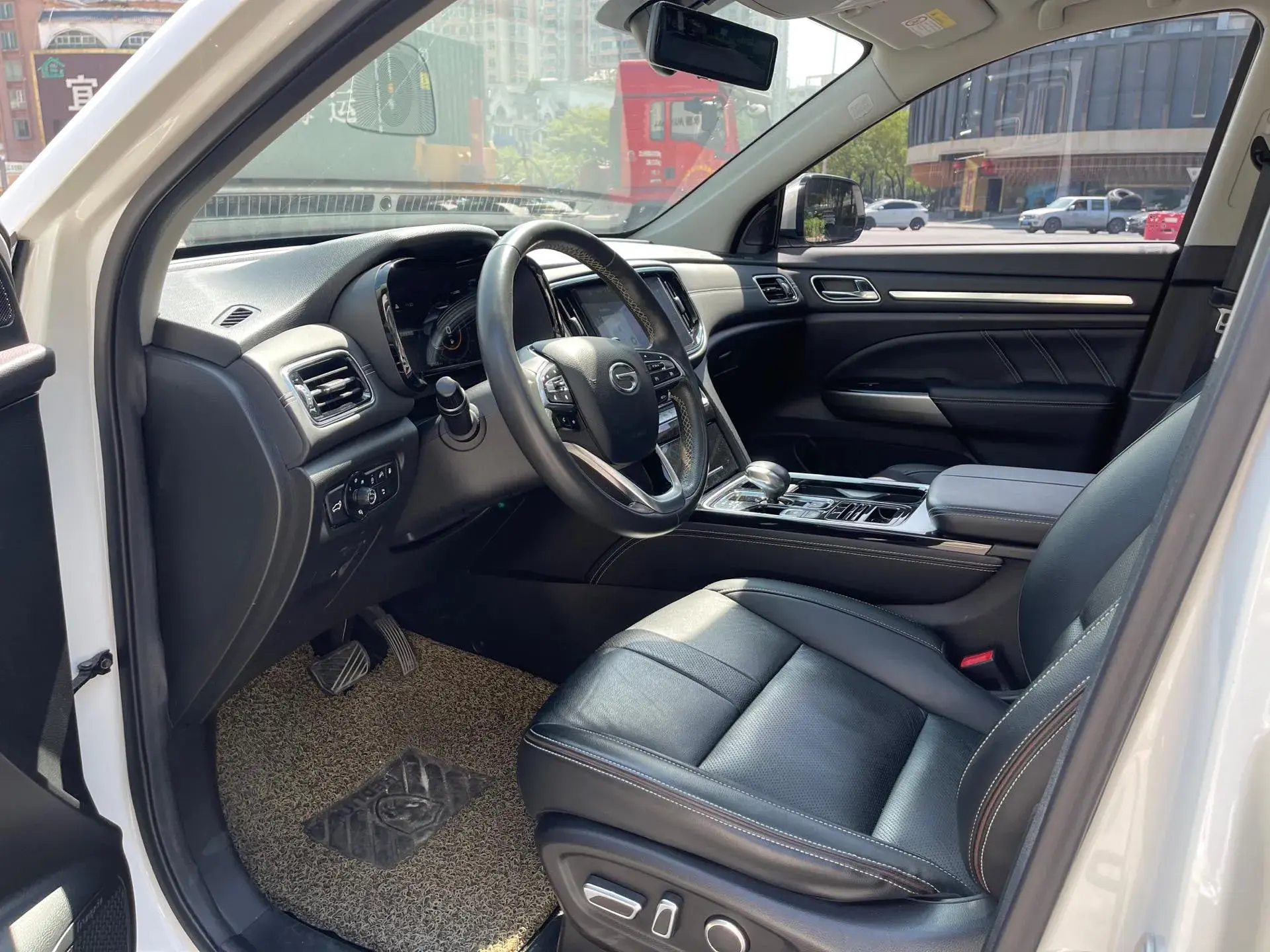 2019 GAC TRUMPCHI thumbnail 4