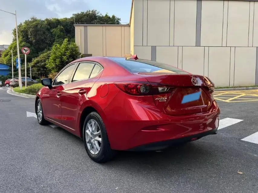 2017 MAZDA 3 thumbnail 4