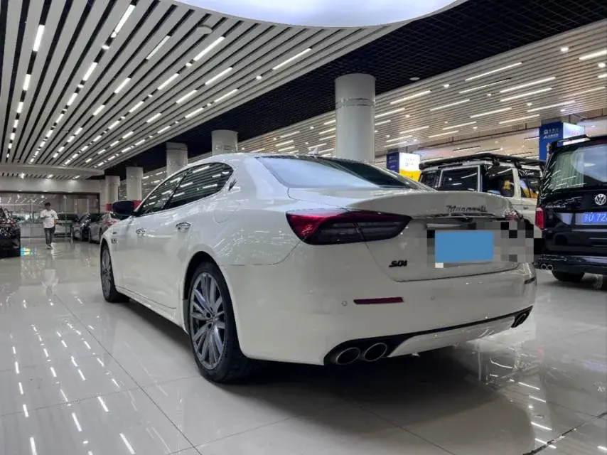 2022 MASERATI QUATTROPORTE thumbnail 2