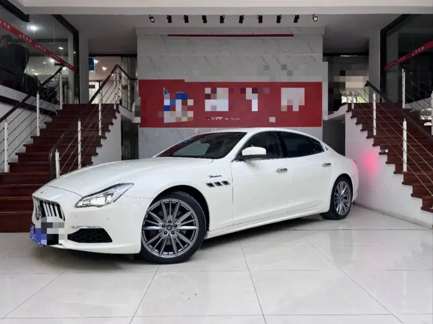 2022 MASERATI QUATTROPORTE view 1