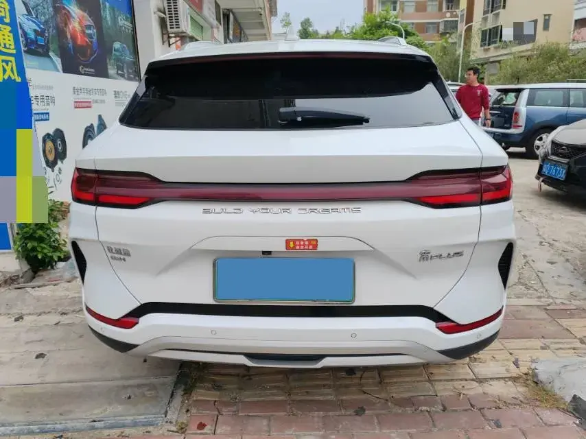 2023 BYD SONG thumbnail 3