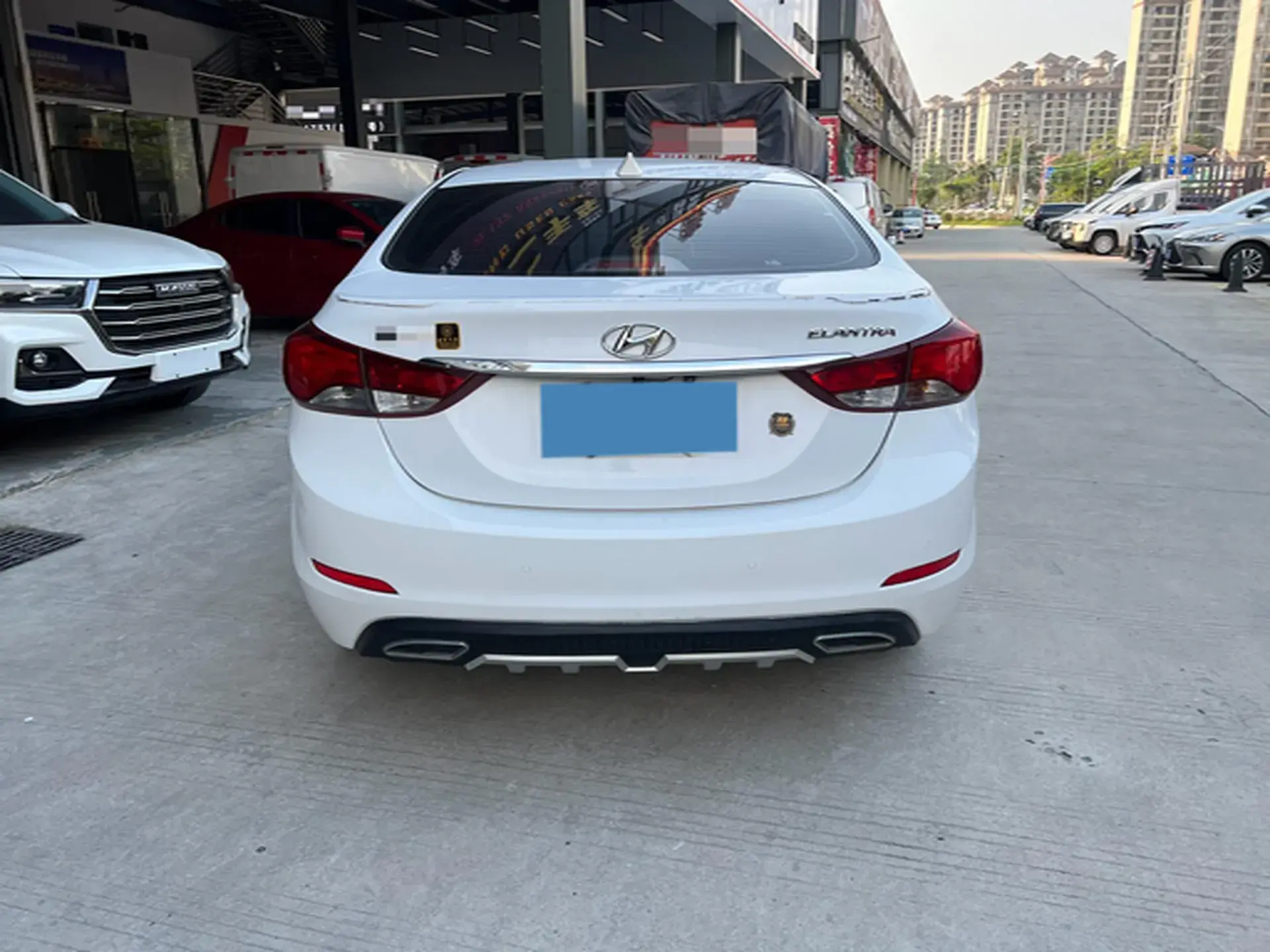 2016 HYUNDAI ELANTRA thumbnail 3