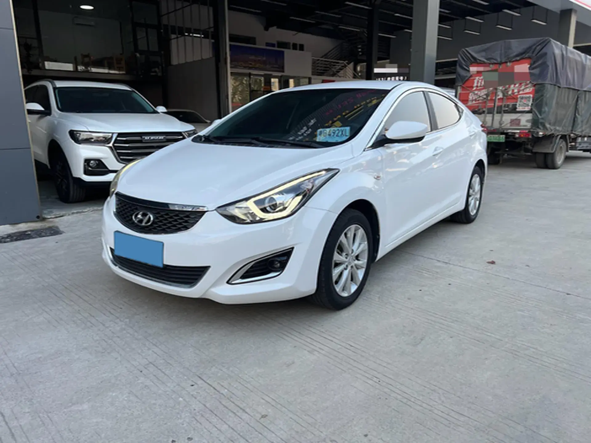 2016 HYUNDAI ELANTRA view 1