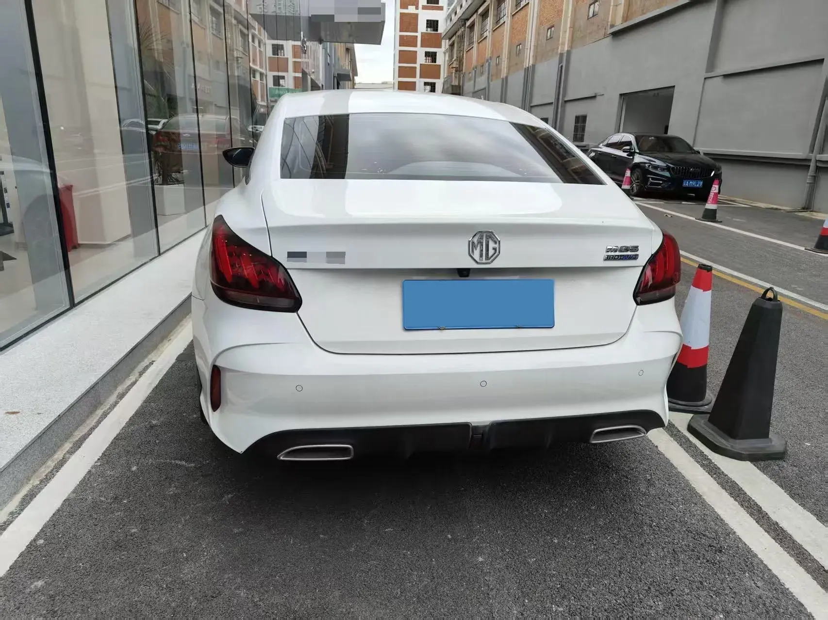 2023 MG 5 thumbnail 3