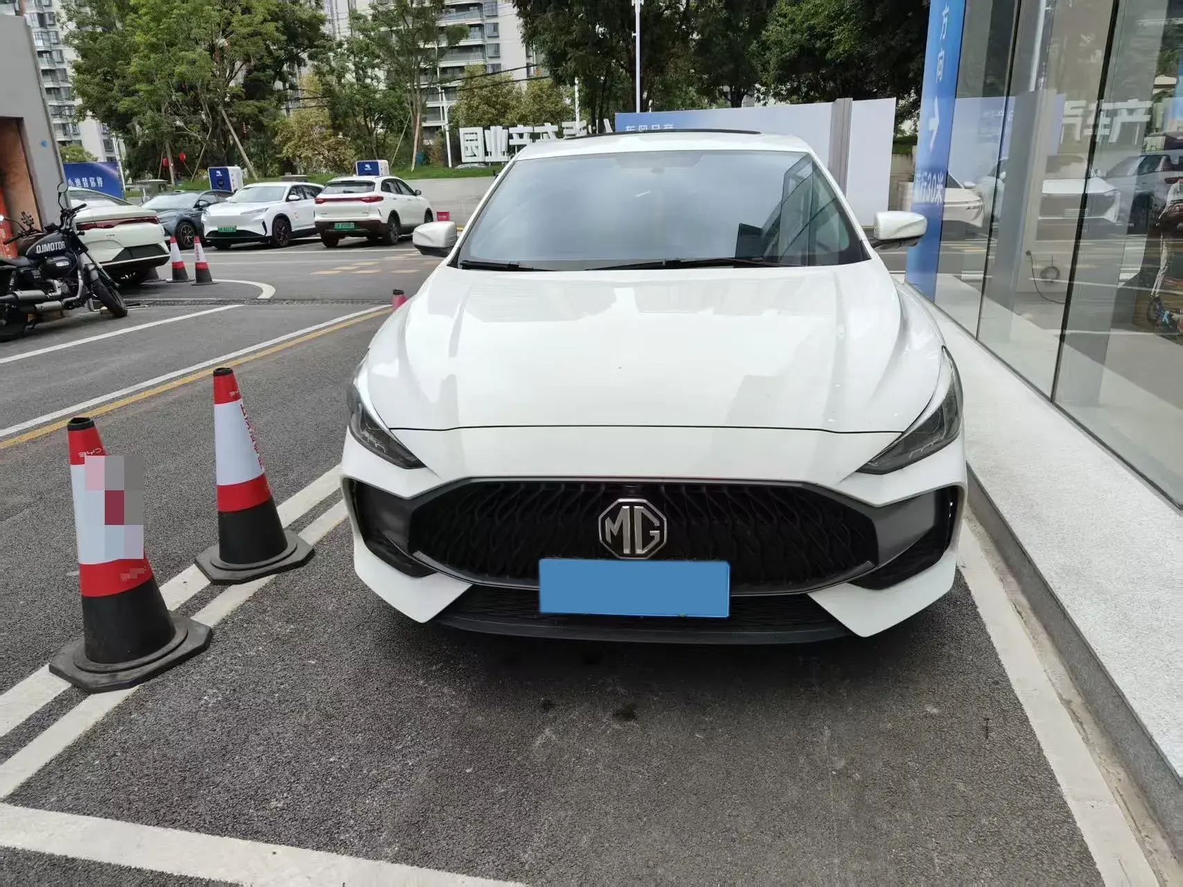 2023 MG 5 thumbnail 4