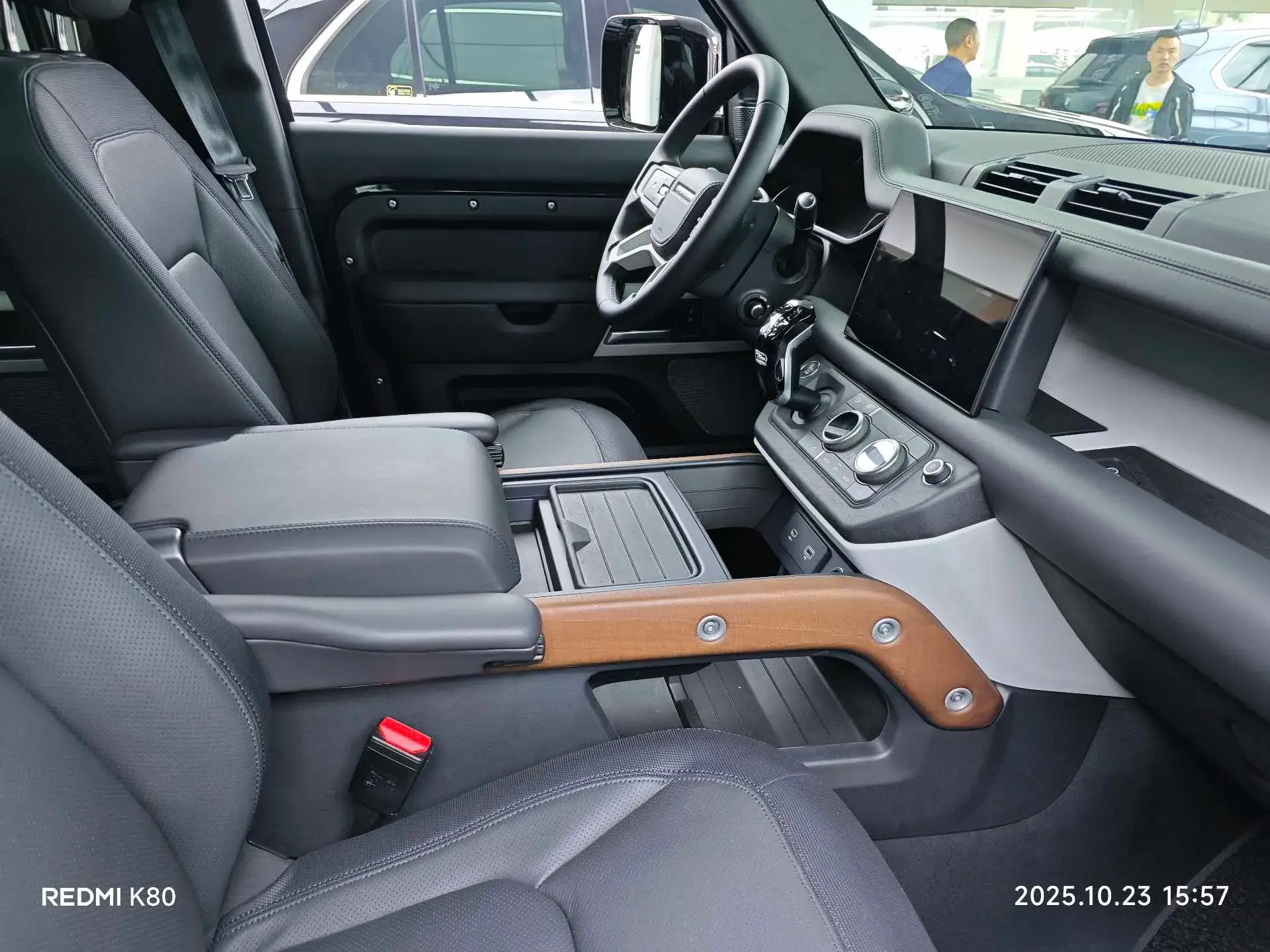 2024 LAND ROVER thumbnail 3