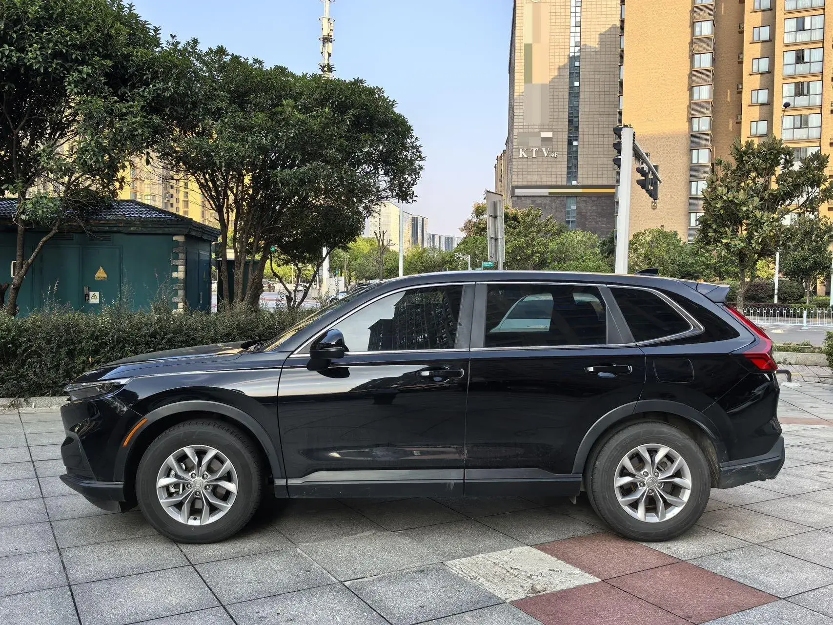 2024 HONDA CR-V thumbnail 3