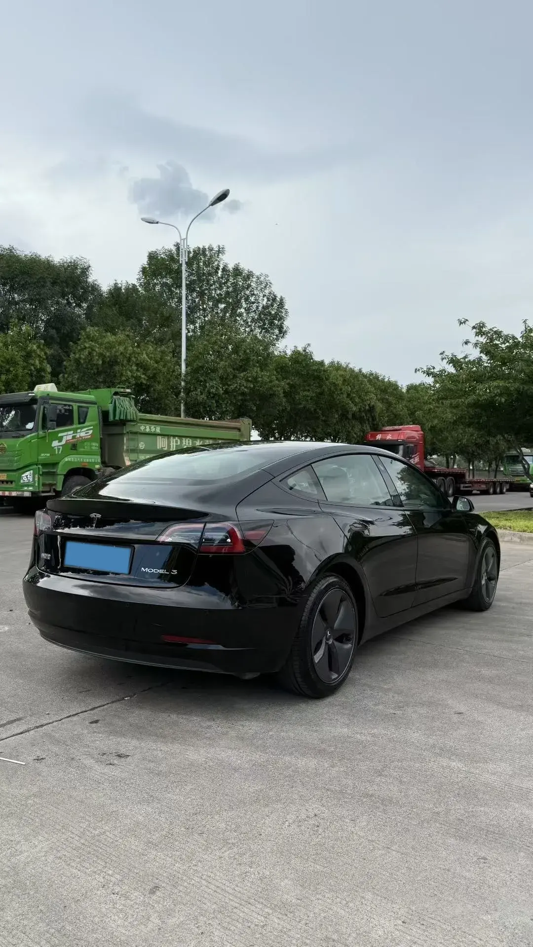 2021 TESLA MODEL thumbnail 4