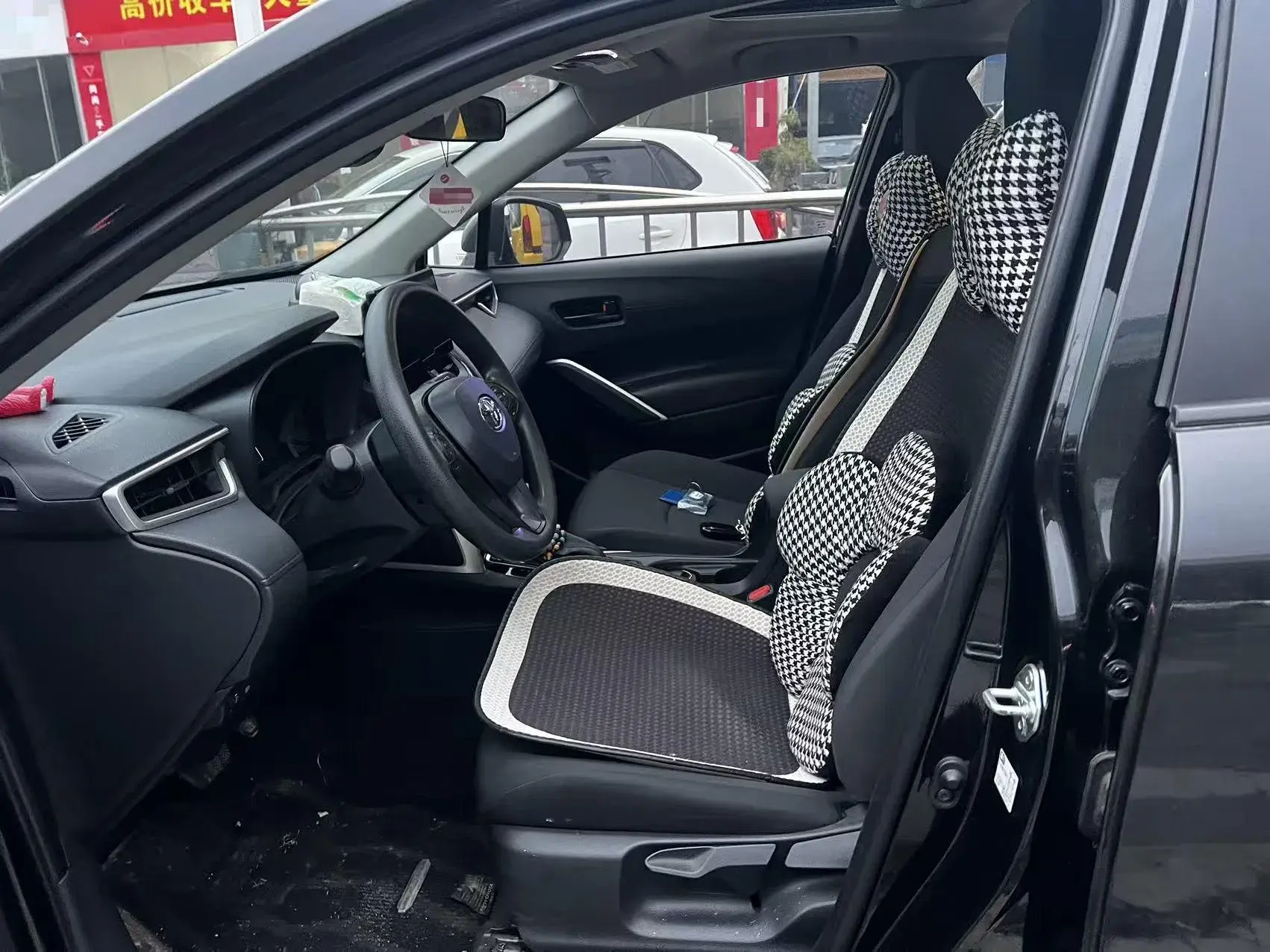 2023 TOYOTA COROLLA thumbnail 4