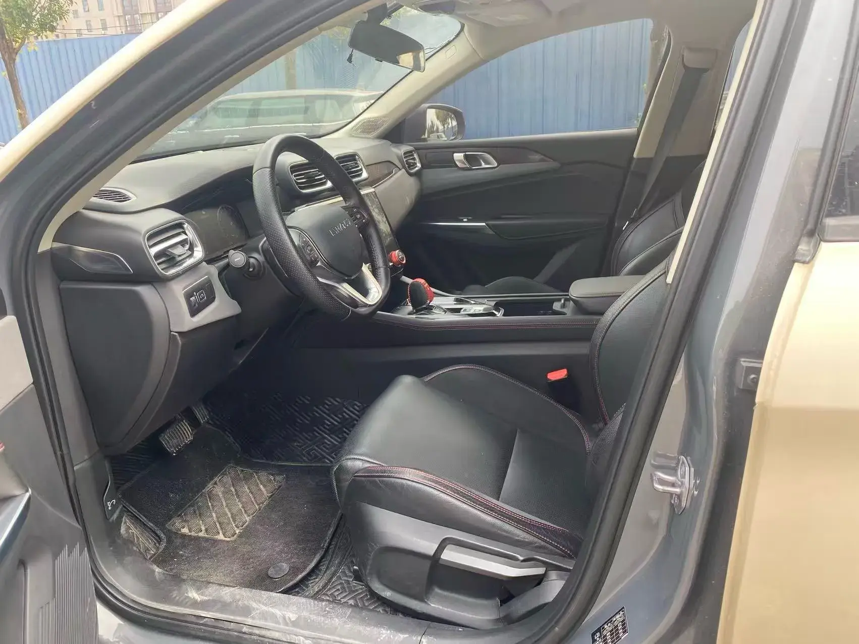 2018 LYNK&CO 02 thumbnail 3