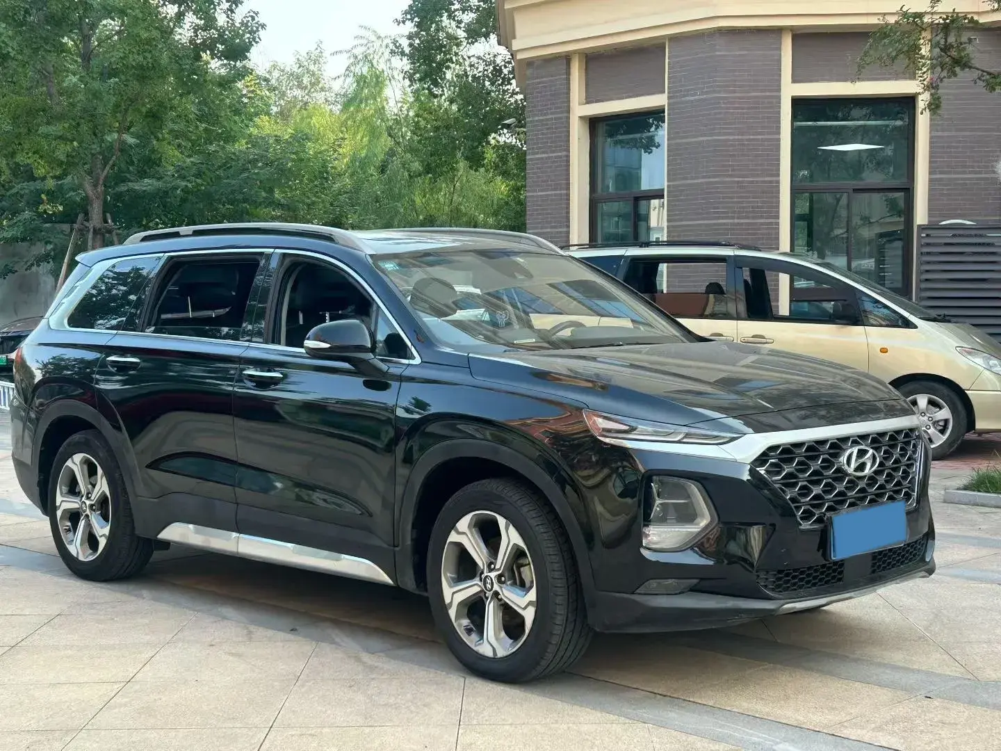 2019 HYUNDAI SANTAFE thumbnail 3