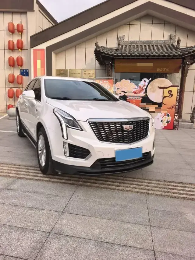 2021 CADILLAC XT5 thumbnail 2