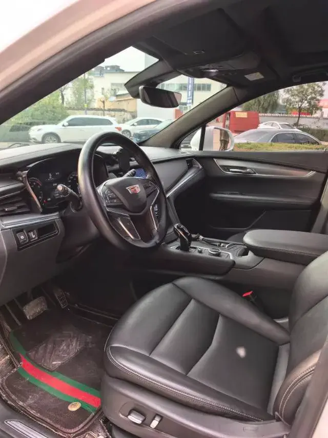 2021 CADILLAC XT5 thumbnail 4